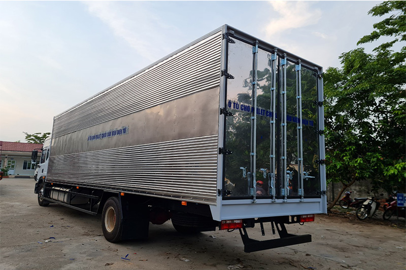 Xe tải Dongfeng 8 tấn D12 thùng chở cầu kiện điện tử