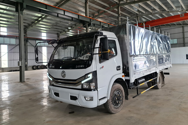 Xe tải Dongfeng 5 tấn D7 thùng 5m